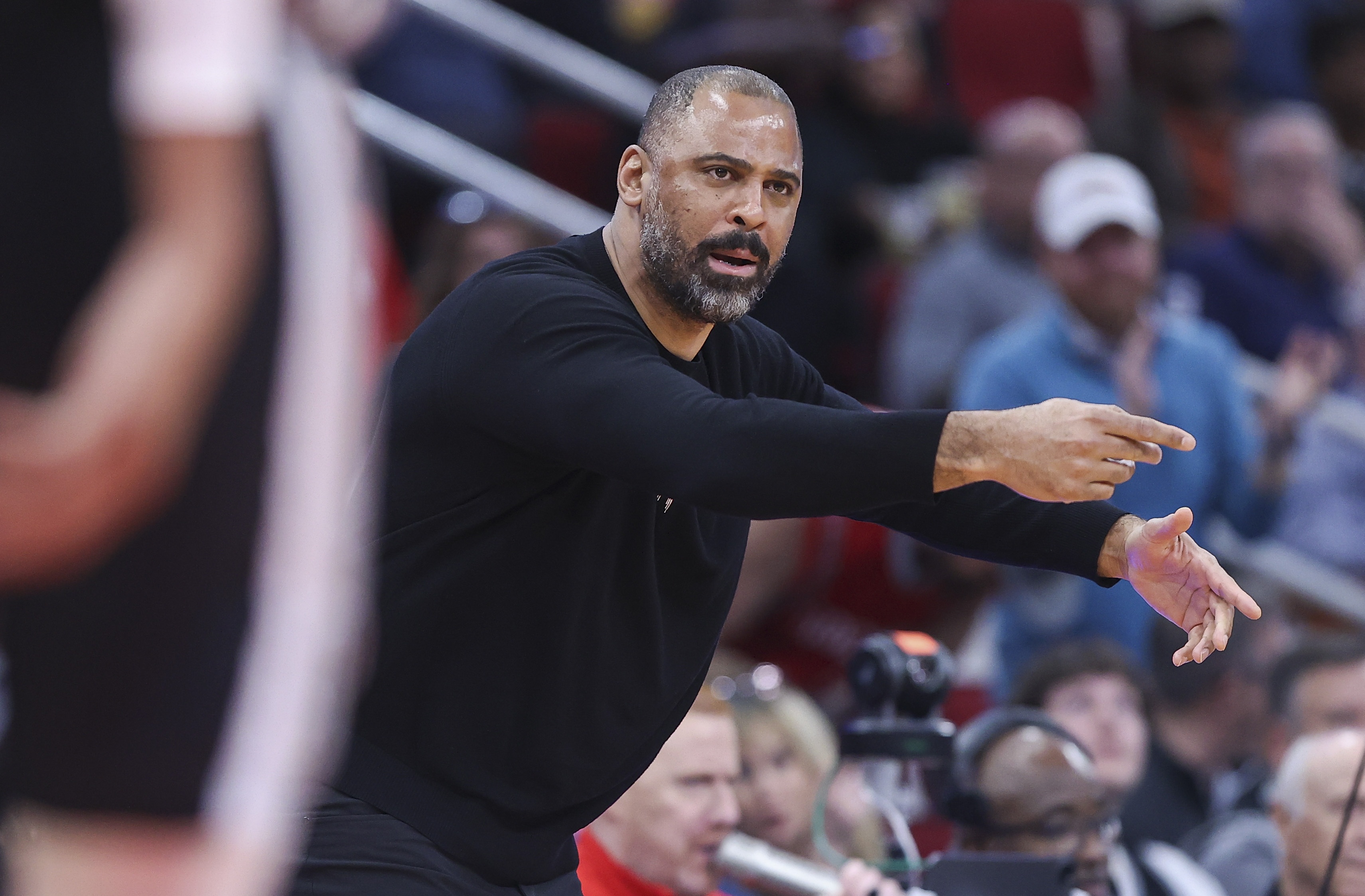 烏度卡:阿門那個發(fā)球糟透了 發(fā)不出來可以叫暫停的