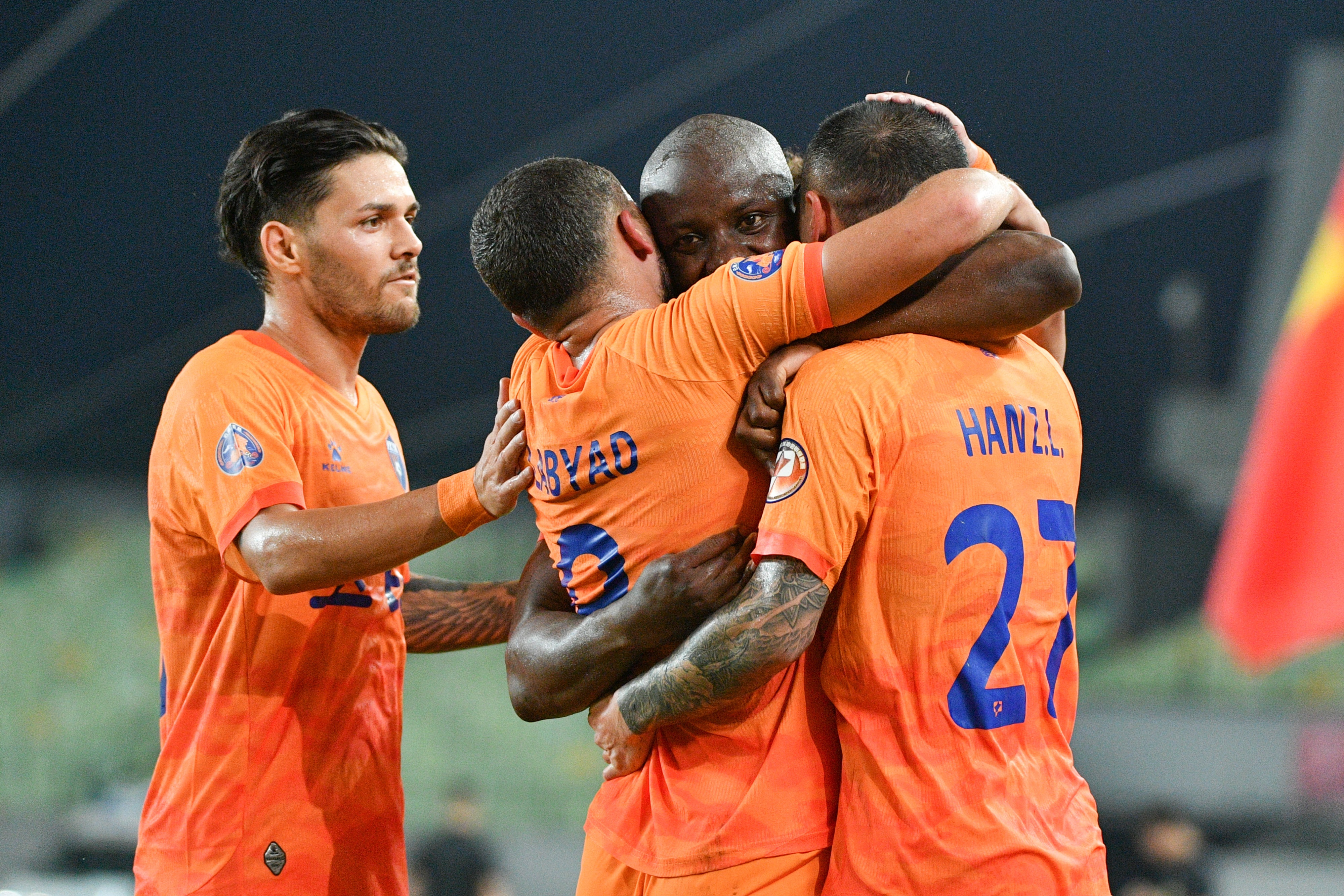 博主：原玉昆球員拉布亞德、曹海清、劉逸、趙佳楠加盟大連英博