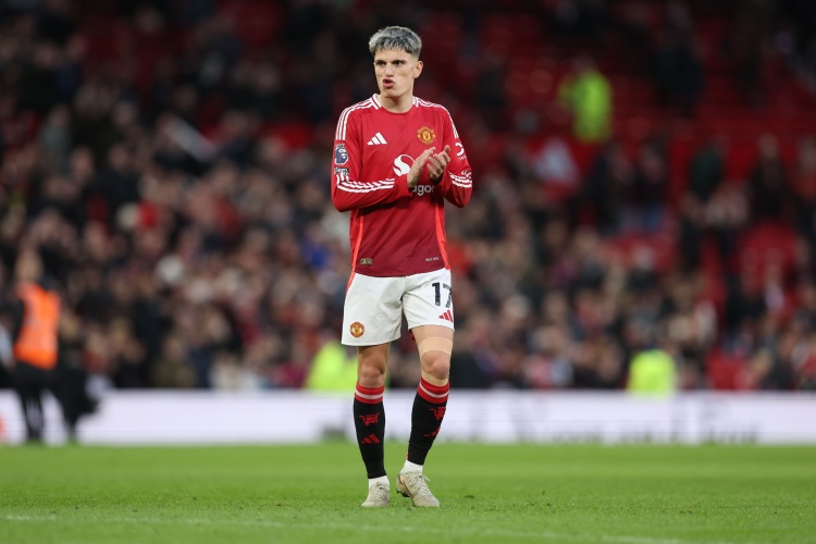 索內斯：加納喬在球場上顯得格格不入，不改變他就無法發(fā)揮潛力