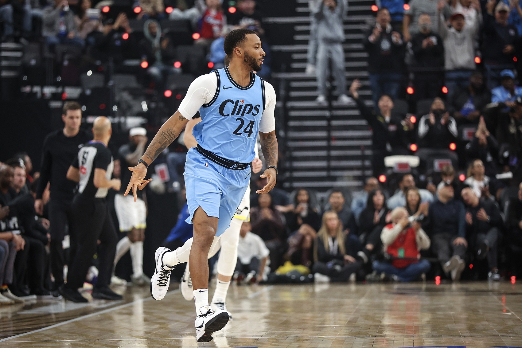 勵志故事！鮑威爾：十年來我不斷磨練自己 把質(zhì)疑聲音當(dāng)作動力