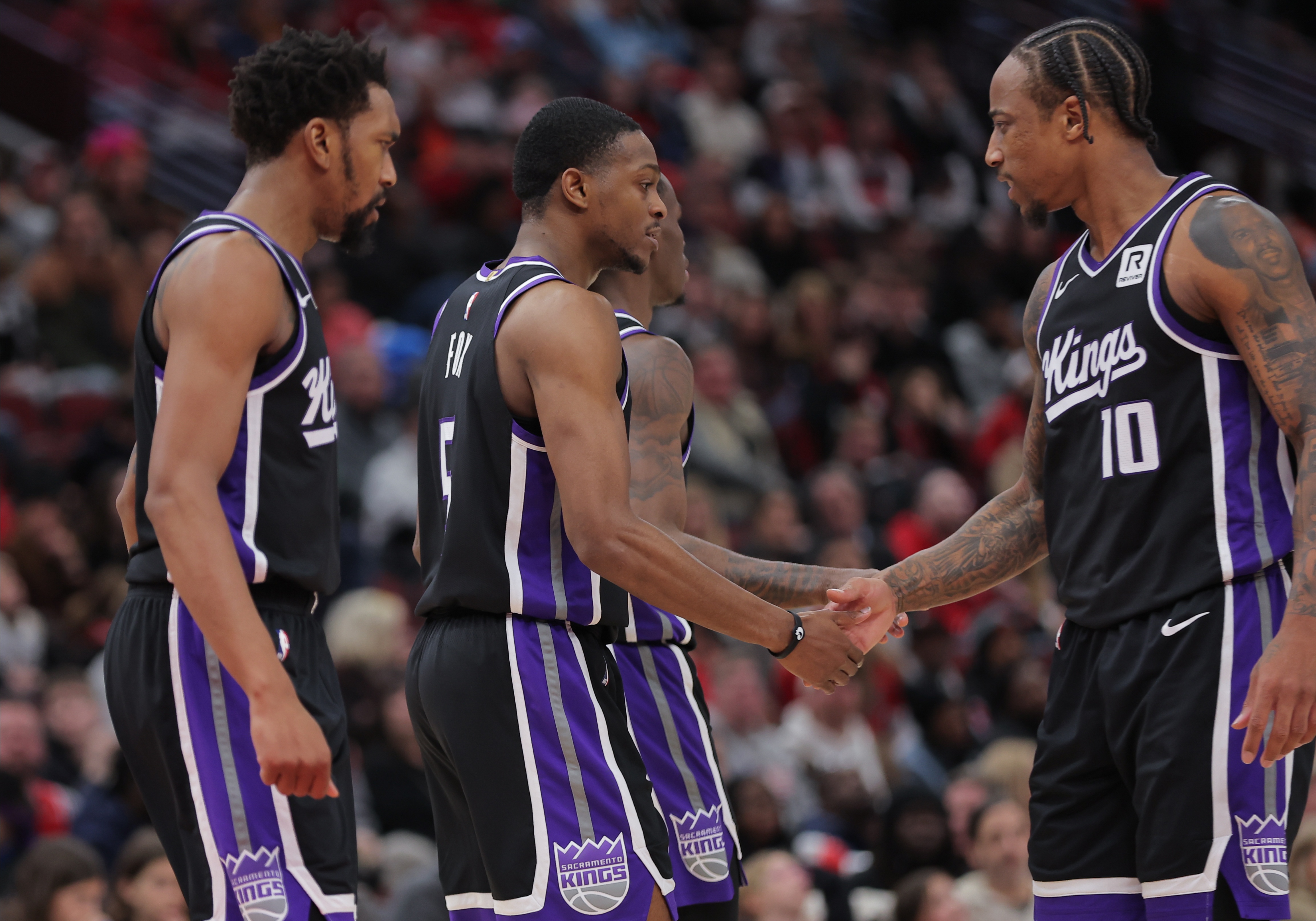 ?？怂闺x開會(huì)重新考慮未來(lái)？德羅贊：是的 我剩下的時(shí)間不多了