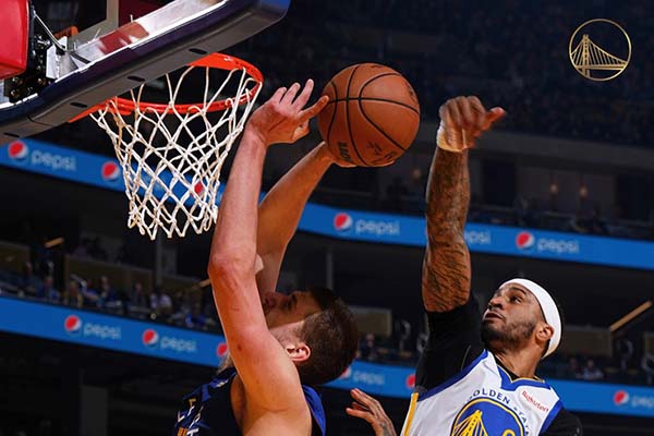 中臺女聯(lián)直播